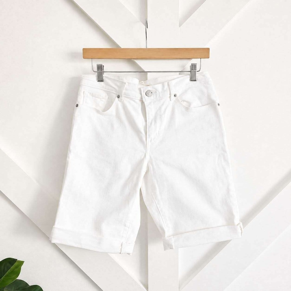 Levi's Bermuda Shorts Women 29 White Denim Cuffed Mid Rise Stretch